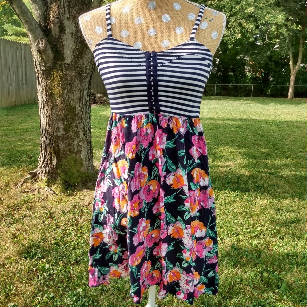 🌷 Xhilaration Skater Dress